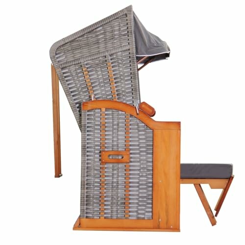 Seitenansicht eines Strandkorbs